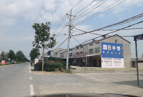  白玉如何能保证墙体广告的醒目性？