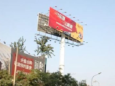  白玉户外广告怎么做才能让人一眼记住？